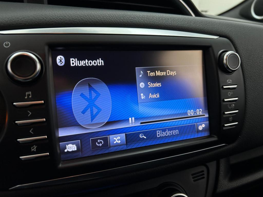 Toyota Yaris occasion 1.5 hybrid premium | airco | grijs | tweedehands toyo