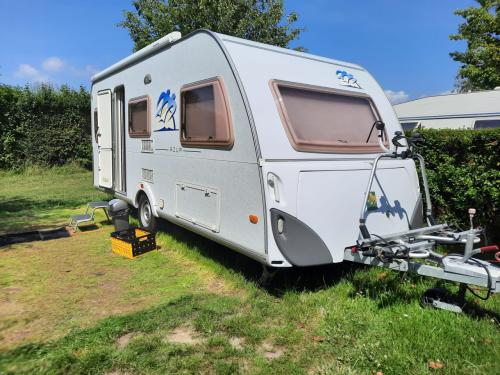 Zeer complete caravan Knaus Azur