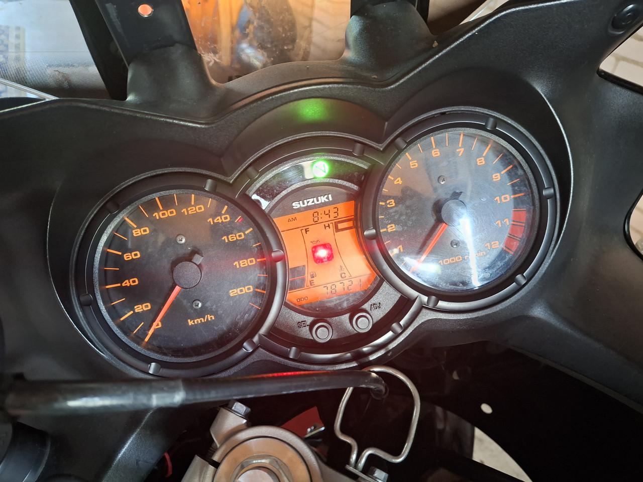 SUZUKI DL 650 V-STROM `010 TOPSTAAT KOOPJE;;