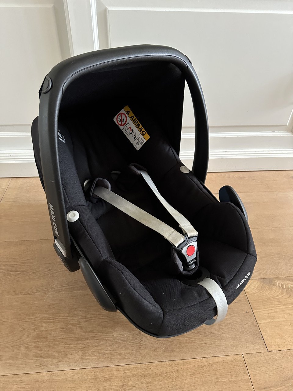 Maxi-Cosi Pebble Pro + FamilyFix3 Isofix base