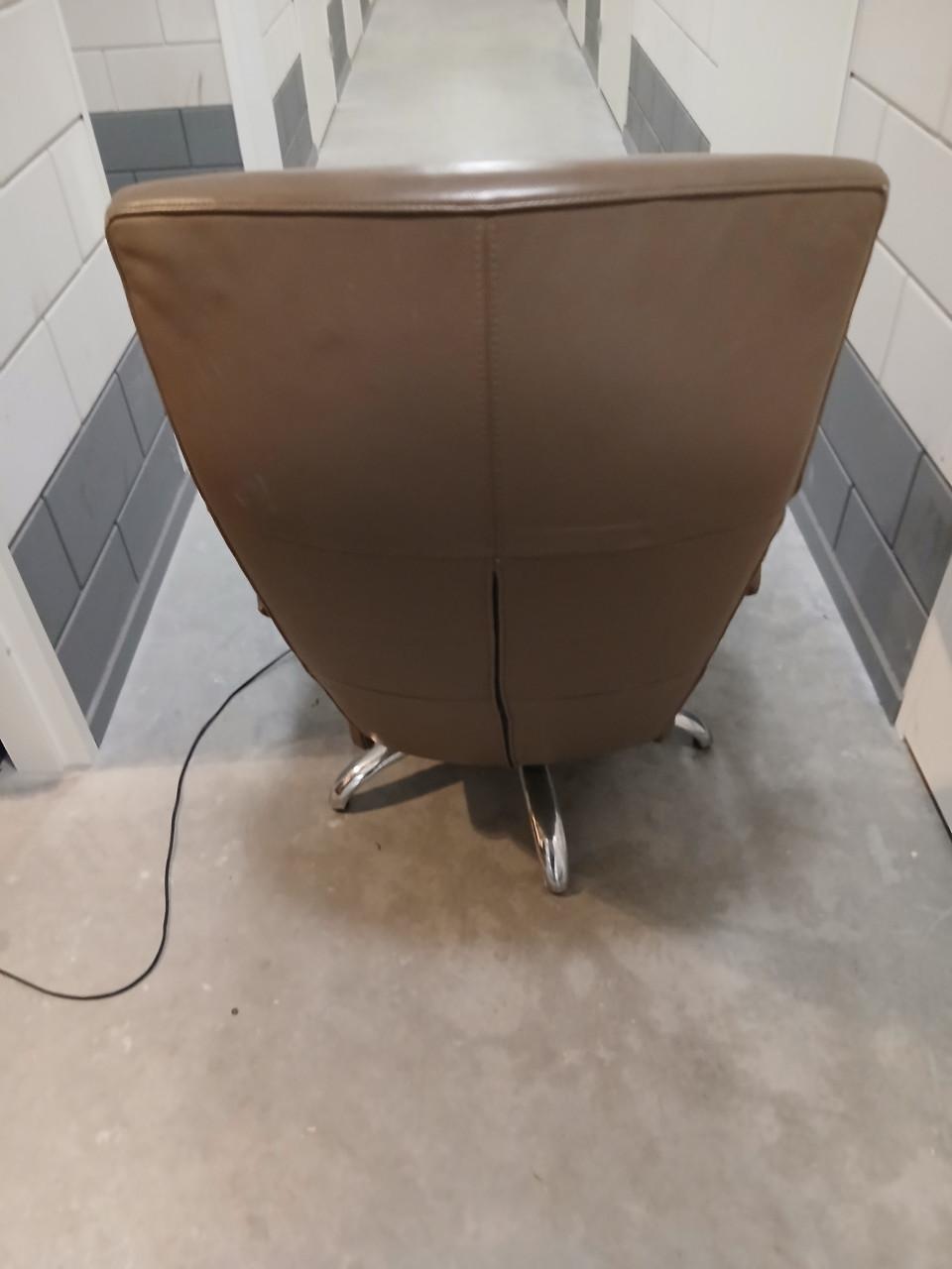 Mooie Leren fauteuil  Elekt