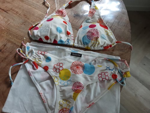 1x gedragen  bikini mt 38 gewoon nieuw