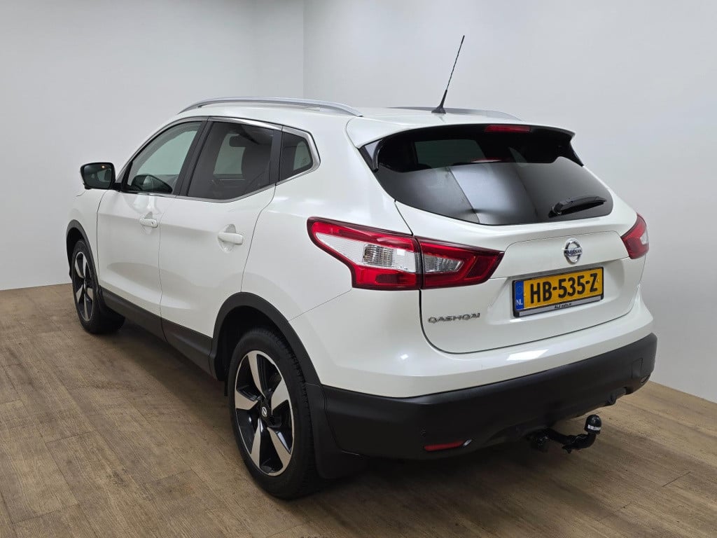 Nissan Qashqai occasion automaat 1.2 connect edition met parkeercamera en p