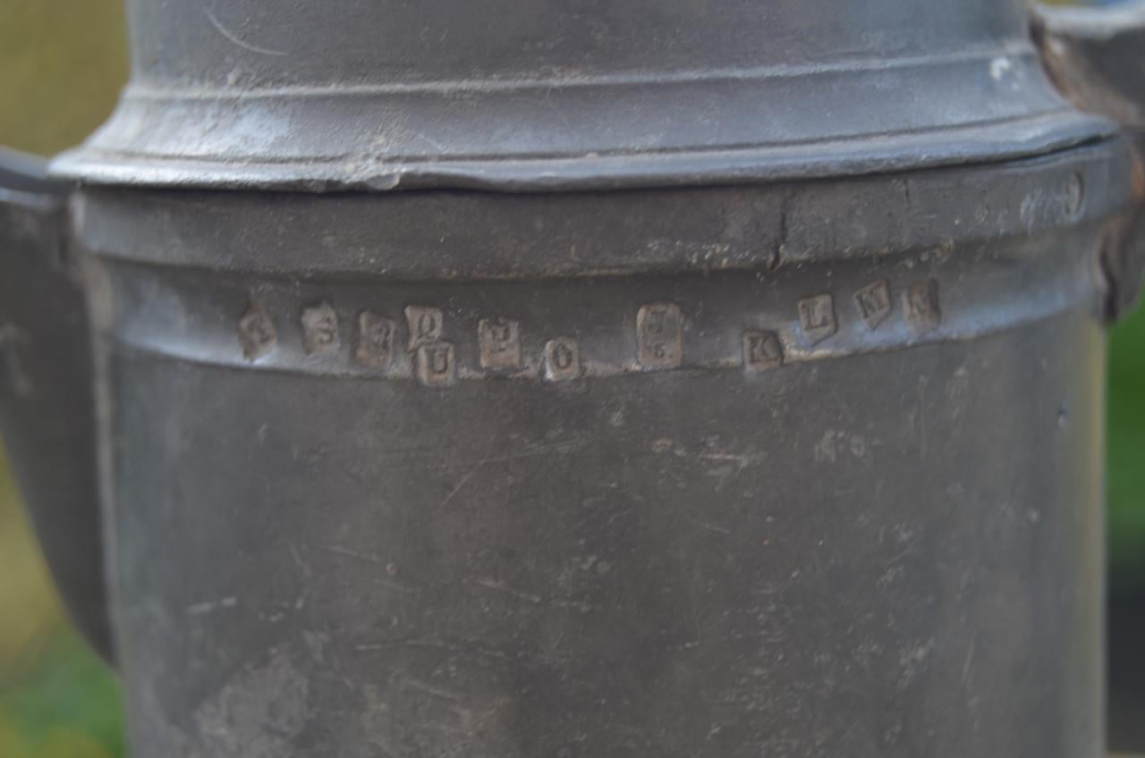 Tinnen klepkan / koffiepot gemerkt