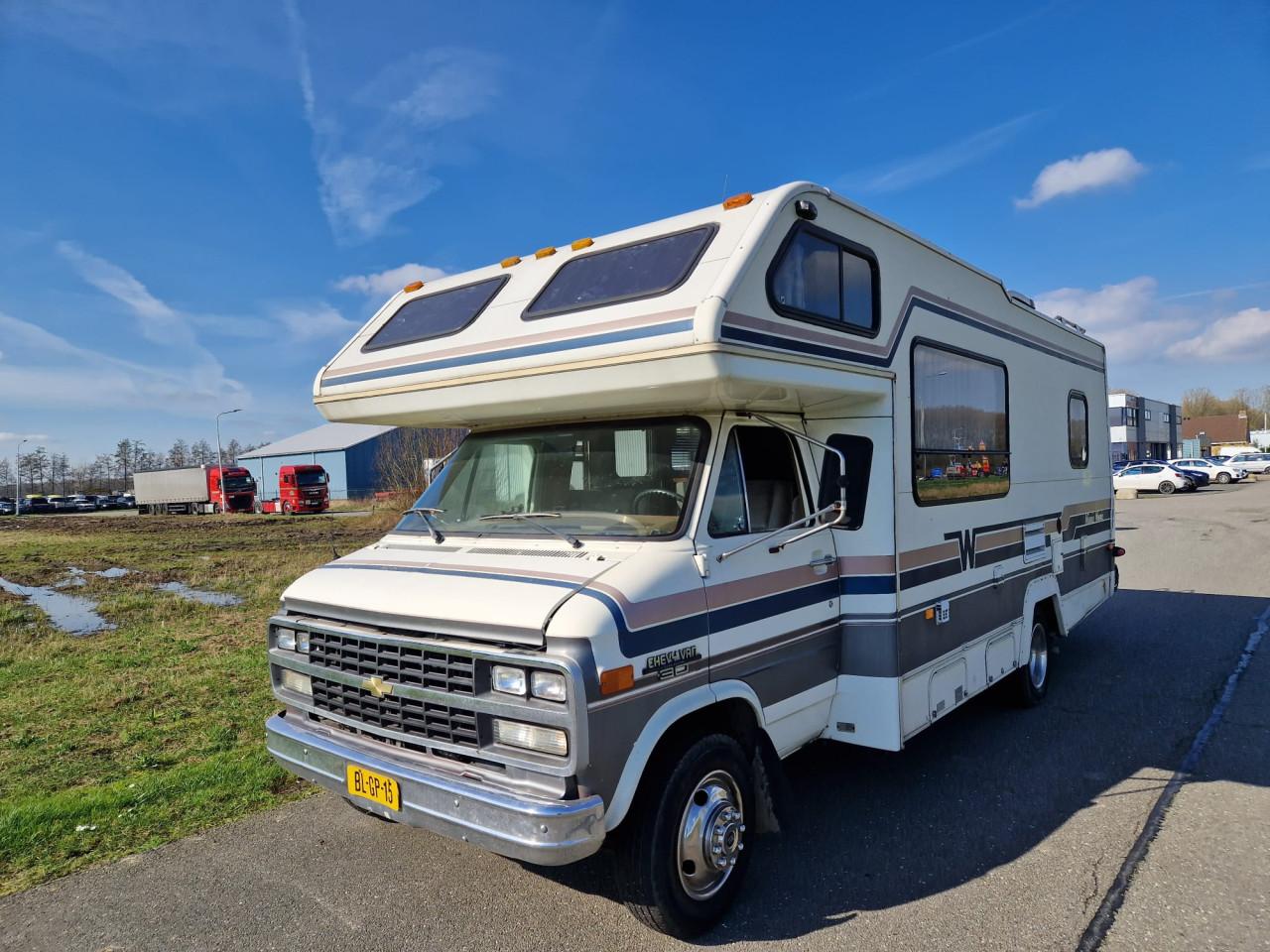 Chevrolet chevy v30 winnebago