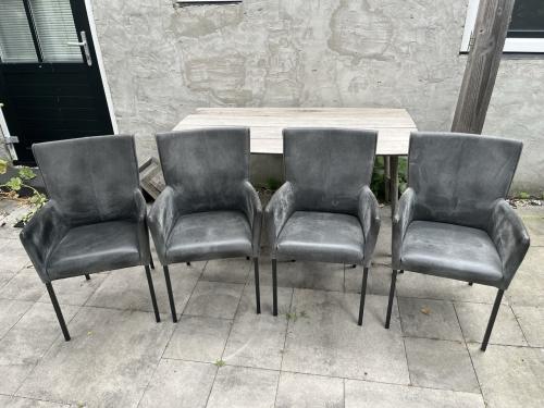 Ste van 4 lederen eetkamerstoelen