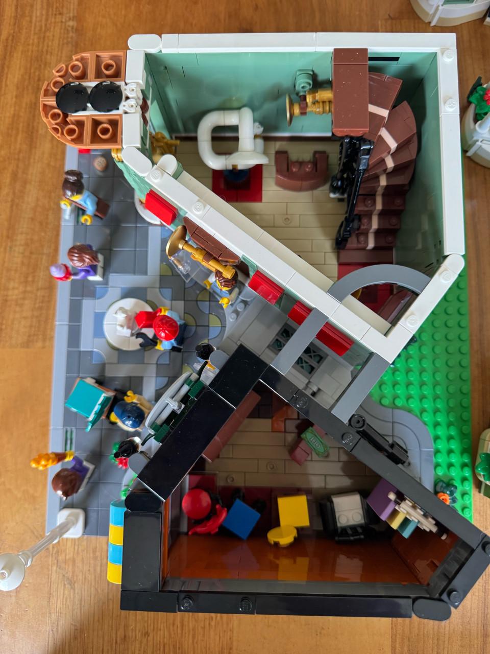 Lego shopping street