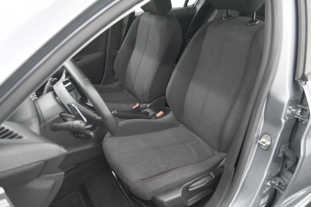 Peugeot 208 1.2 hybrid 110 e-dcs6 style | trekhaak | allseason banden | app