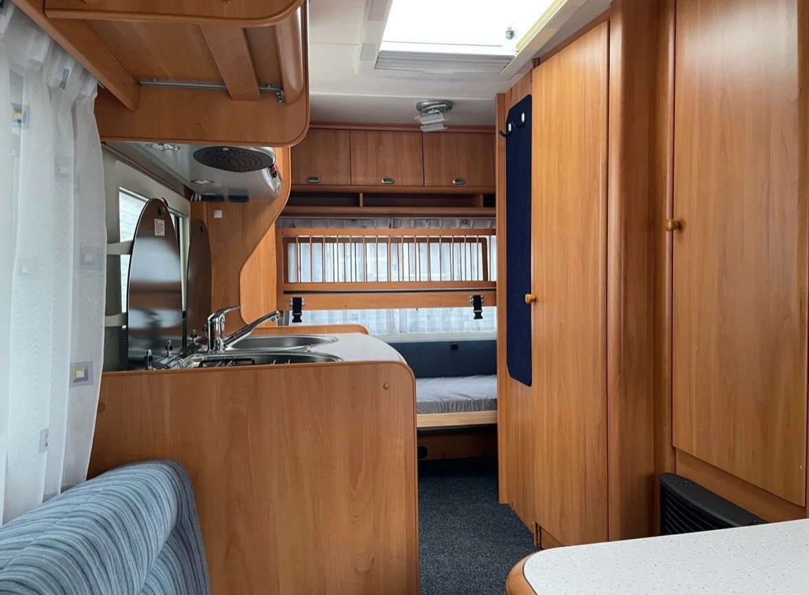 Hobby De Luxe 400 KB Easy 2006 | Complete & Zeer nette staat!