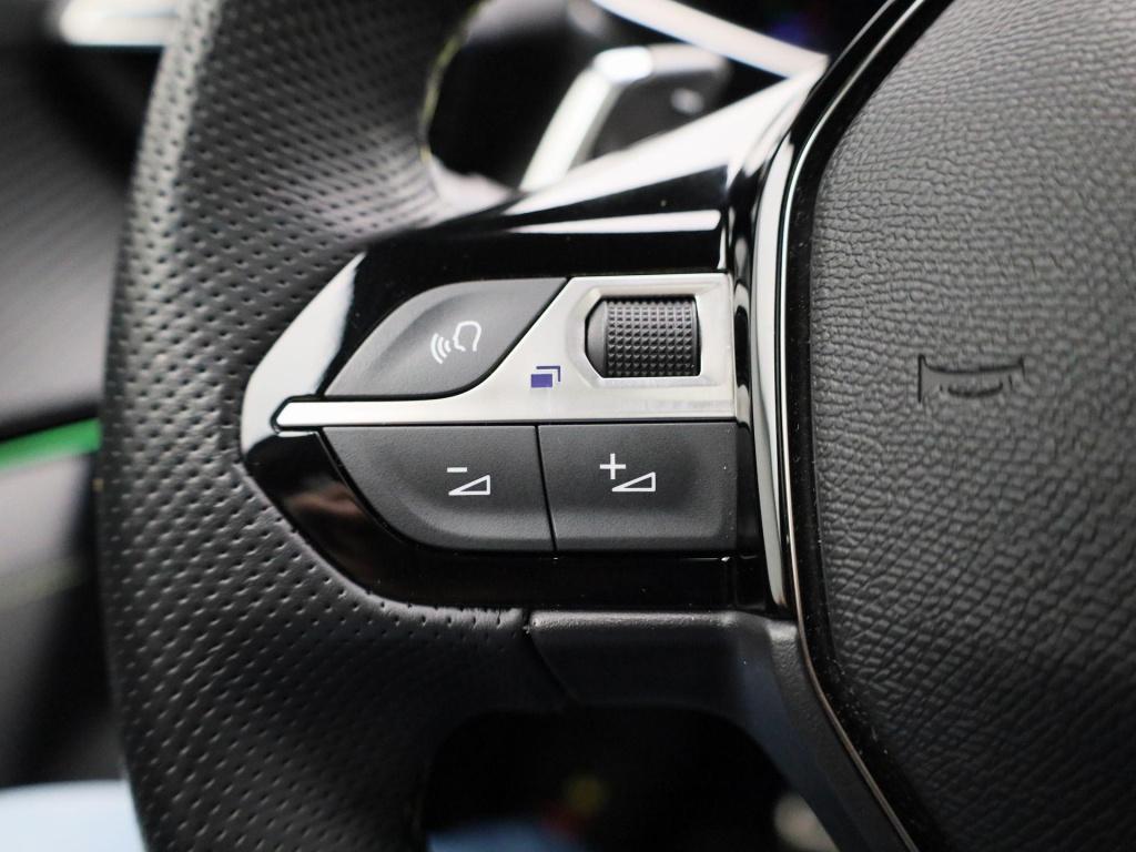 Peugeot 2008 1.2 puretech 130 gt | automaat | virtual cockpit | navigatie |