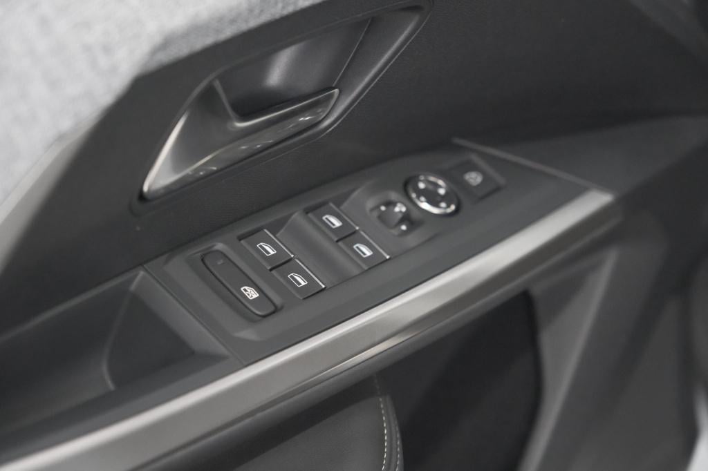 Peugeot 3008 1.2 hybrid 136 gt | elektrische kofferklep | camera | adaptiev