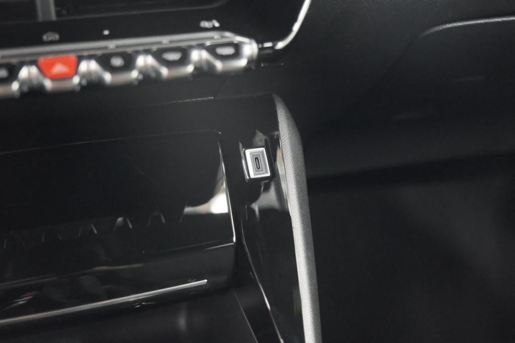 Peugeot 208 puretech 100 gt | camera | navigatie | apple carplay | parkeers