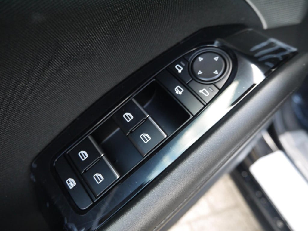 Mazda 3 2.5 e-skyactiv-g m hybrid 140 exclusive-line