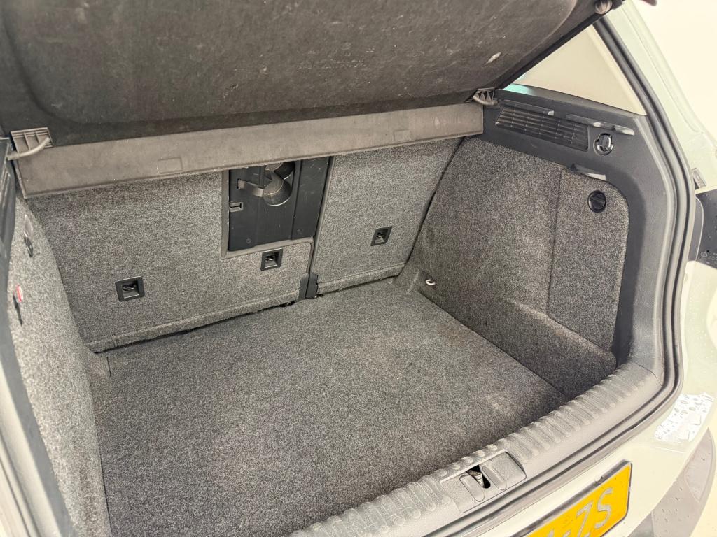 Volkswagen Tiguan 1.4 tsi sport&style | navi | stoelverwarming | clima stoe