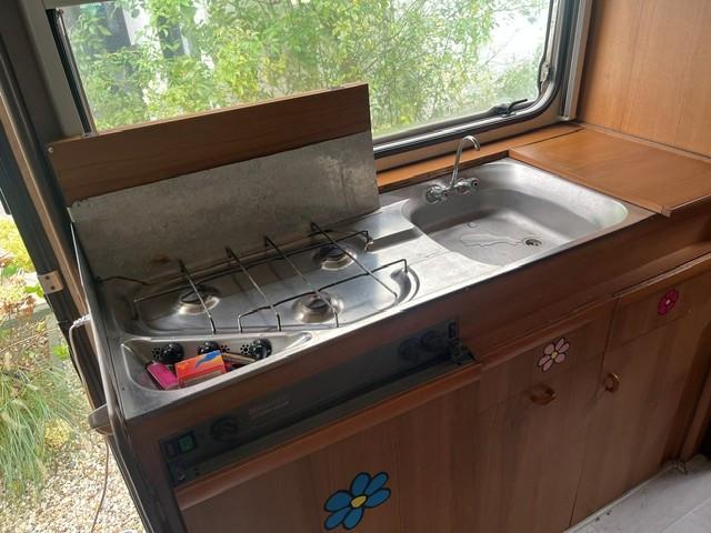 Camper Peugeot 280 G te koop (motor defect)