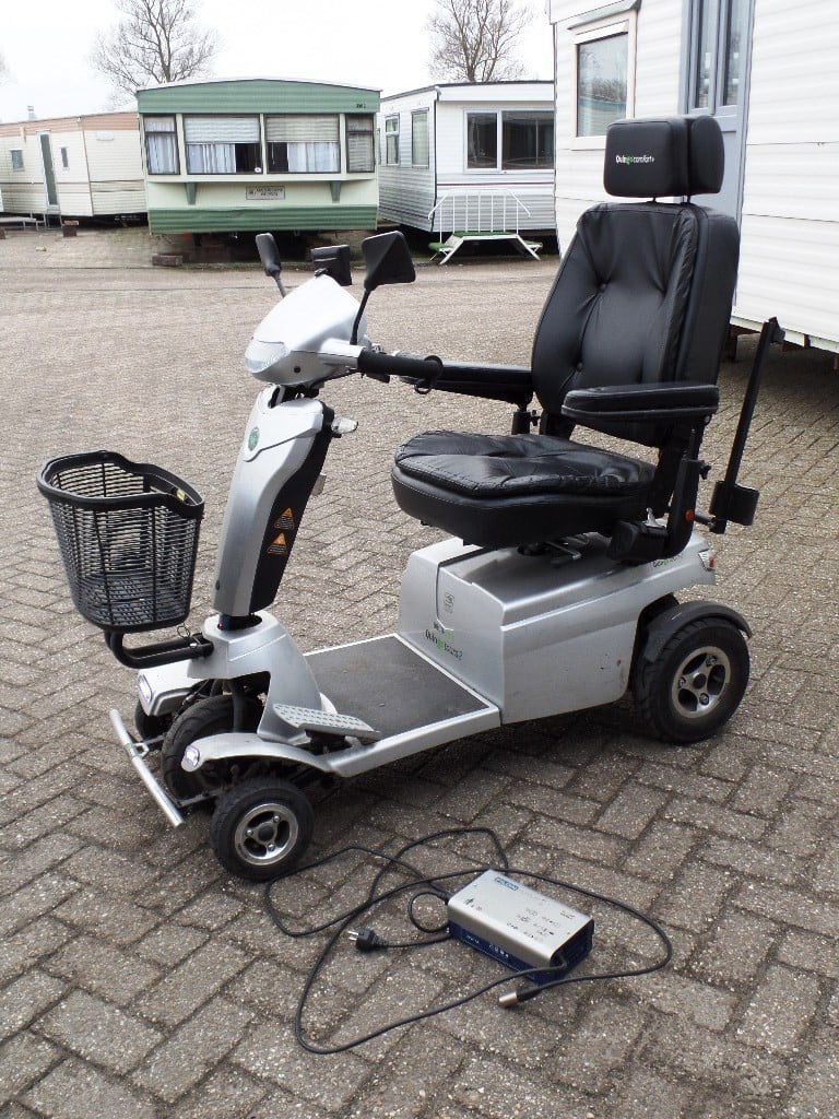 Quingotoura scootmobiel 2 met 5 wielen, achteruitrij camera, zeer wendbaar