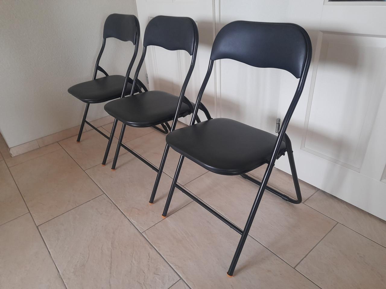 3 klapstoeltjes (in goede staat )