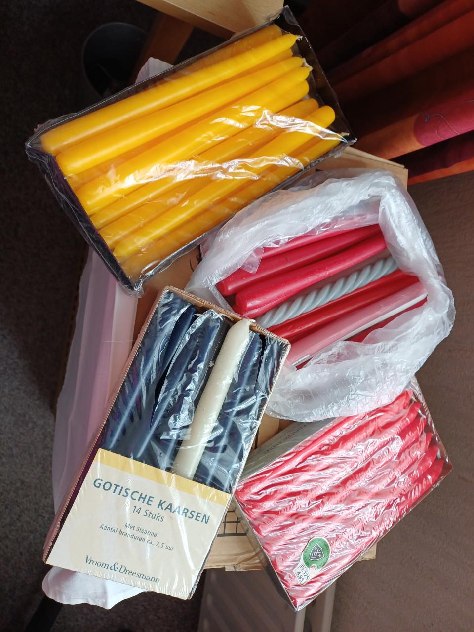TE KOOP Dinerkaarsen (± 45 stuks)