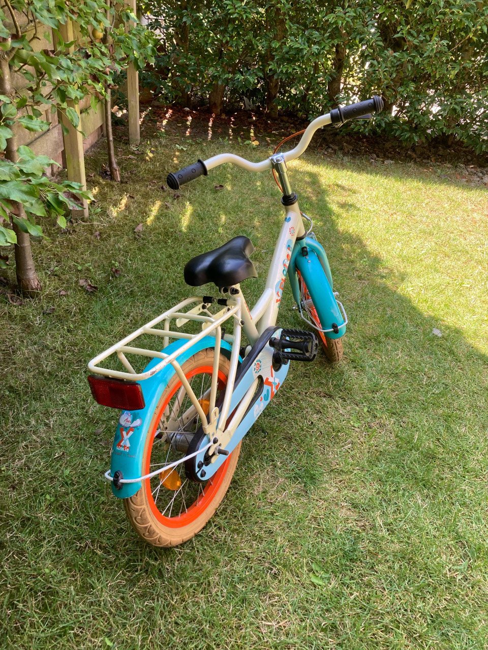 Loekie meisjesfiets 16 inch