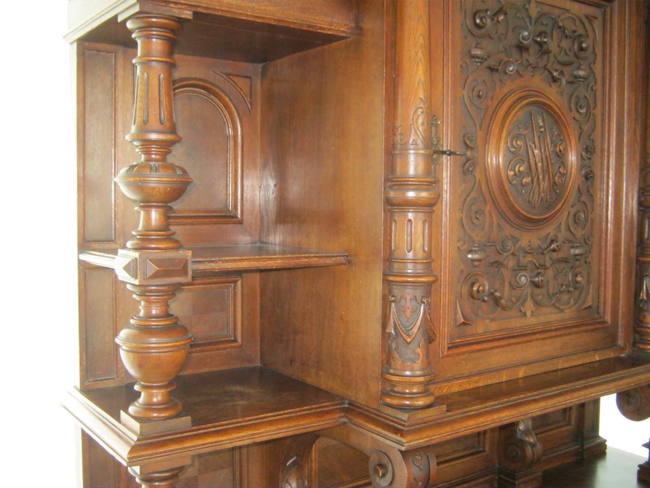 Neo-renaissance buffetkast.  1880-1910.