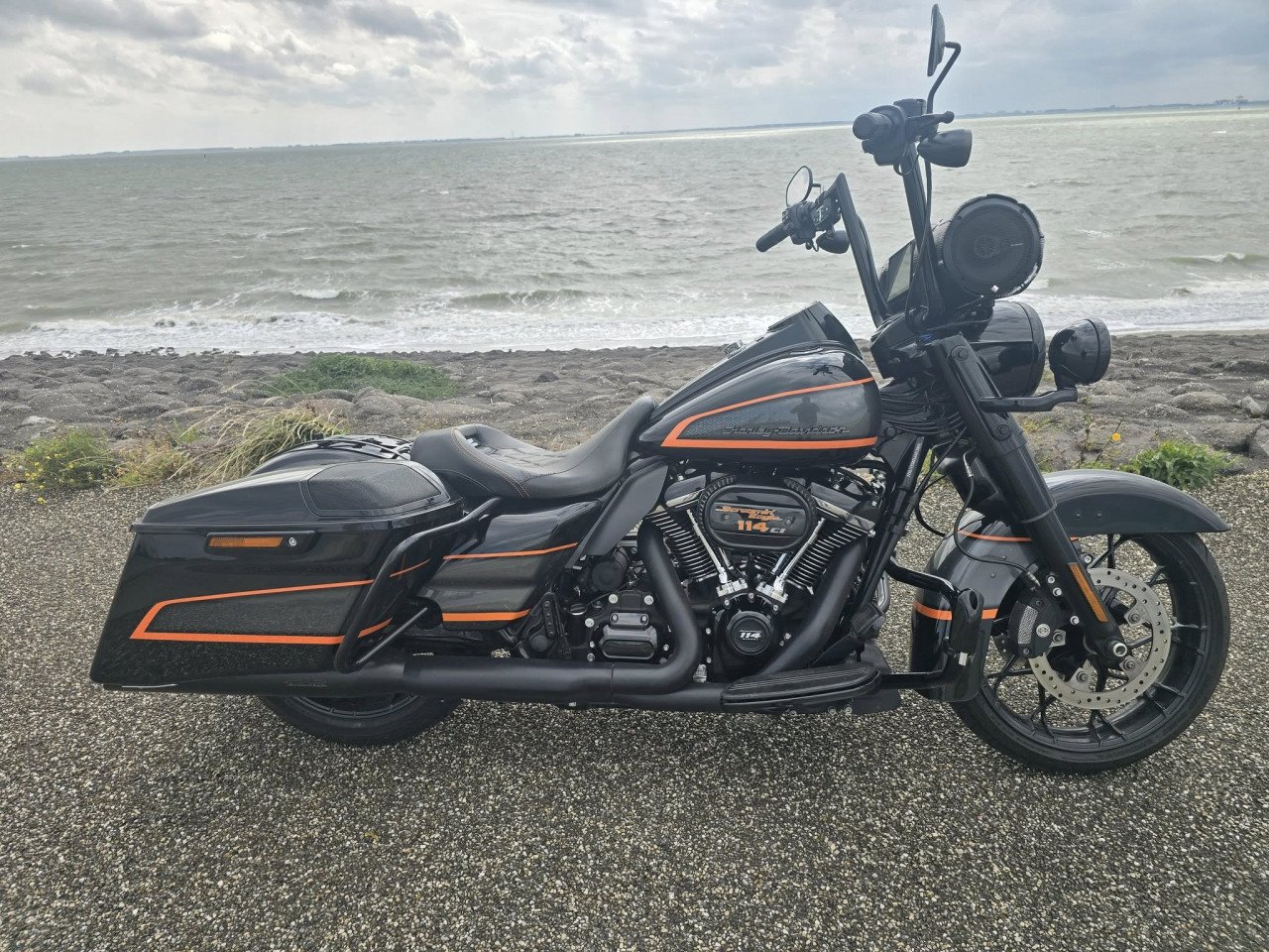 Harley-Davidson Road King Special 114ci Apex Edition