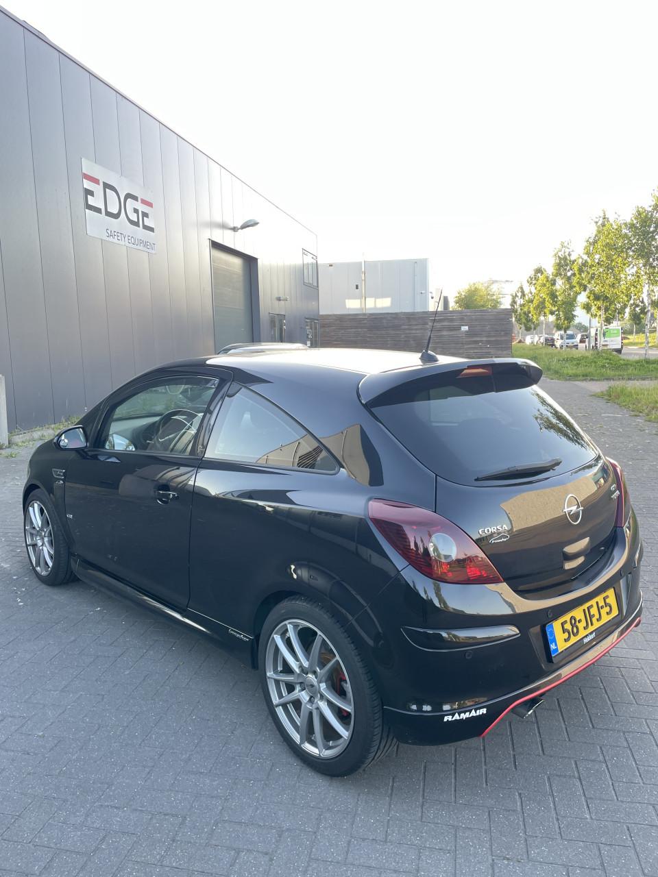 Opel Corsa 1.6 GSI Turbo 3D 2009 Zwart | 150 PK | NAP