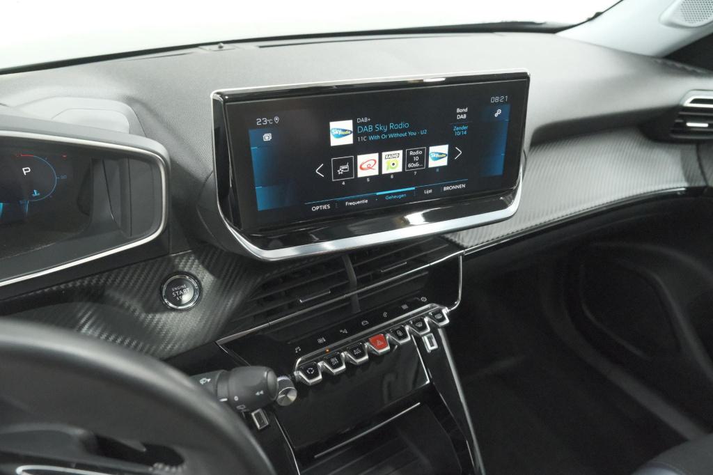 Peugeot 2008 puretech 130 eat8 allure | trekhaak afneembaar | camera | navi