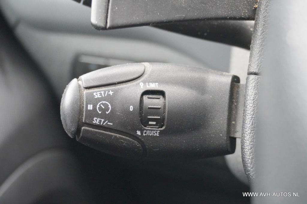 Peugeot Partner 122 1.6 bluehdi 100 l1 première s&s