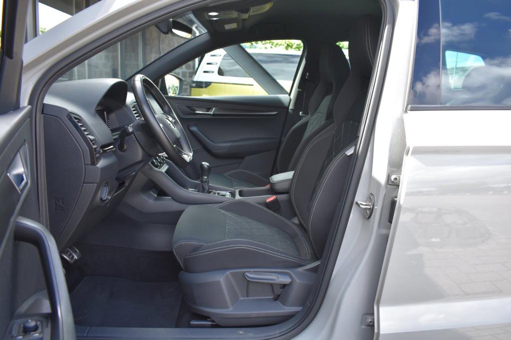 Skoda Karoq 1.5 tsi act sportline | camera | nap | stoelverwarming | apple 
