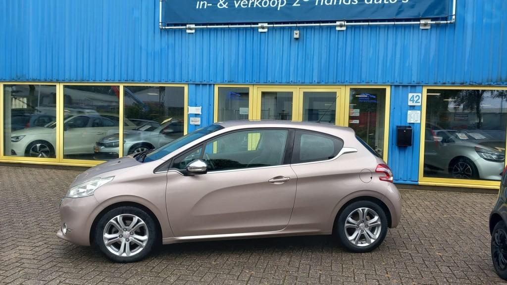 Peugeot 208 1.2 vti allure