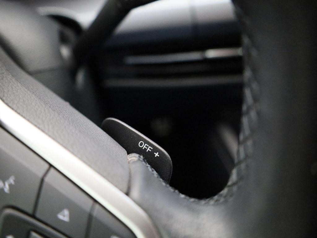 Volkswagen Golf 1.0 etsi life | automaat | panorama dak | virtual cockpit |