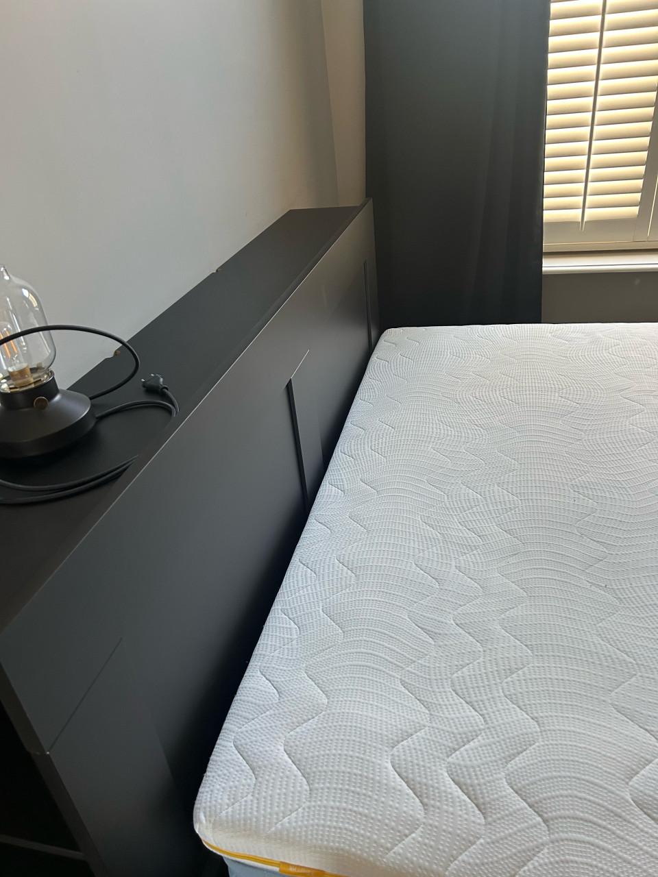 Bed ikea type Brimnes 180x200