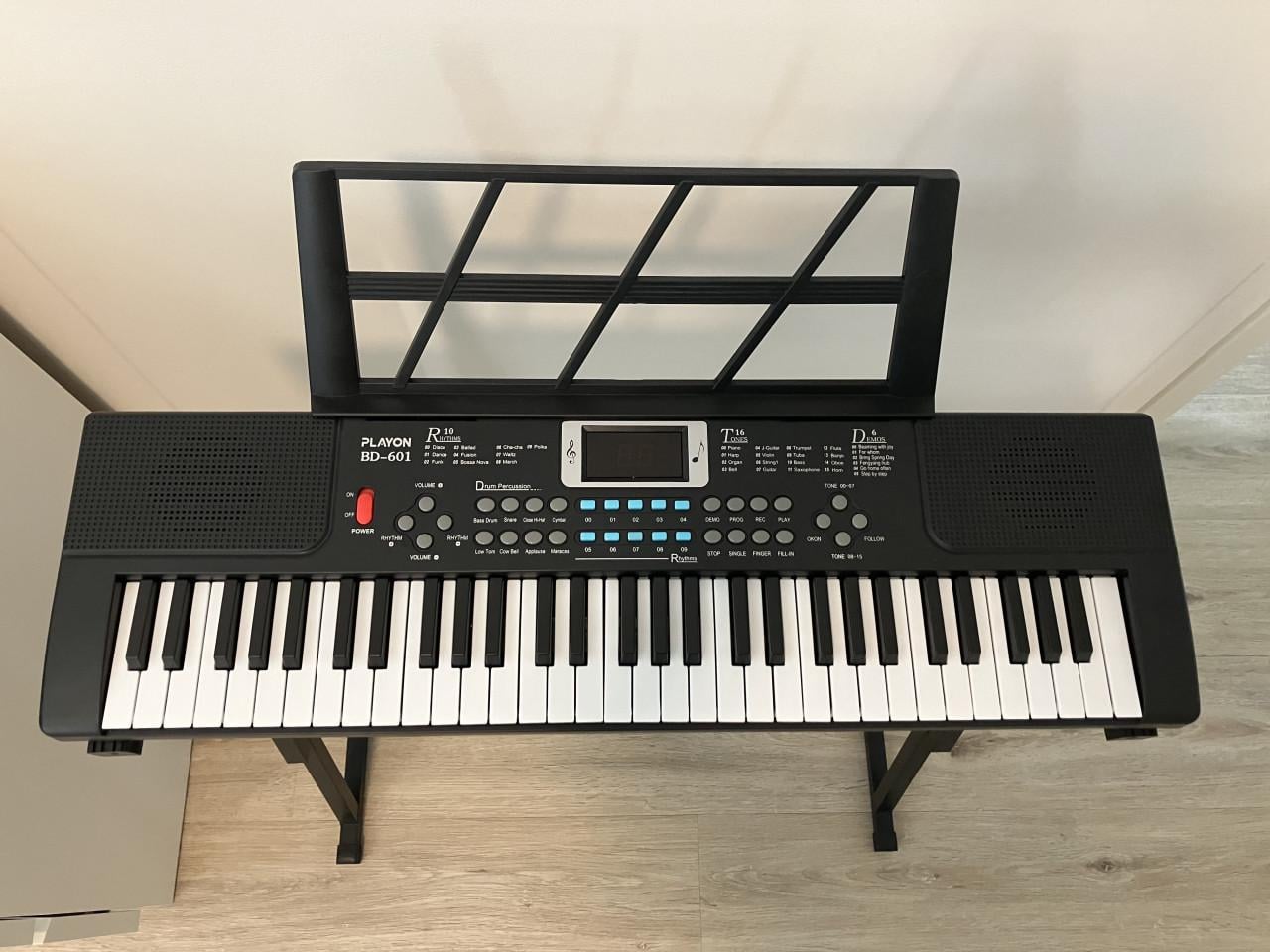 PlayOn Elektronisch Keyboard 61 Toetsen – (incl. standaard en microfoon)