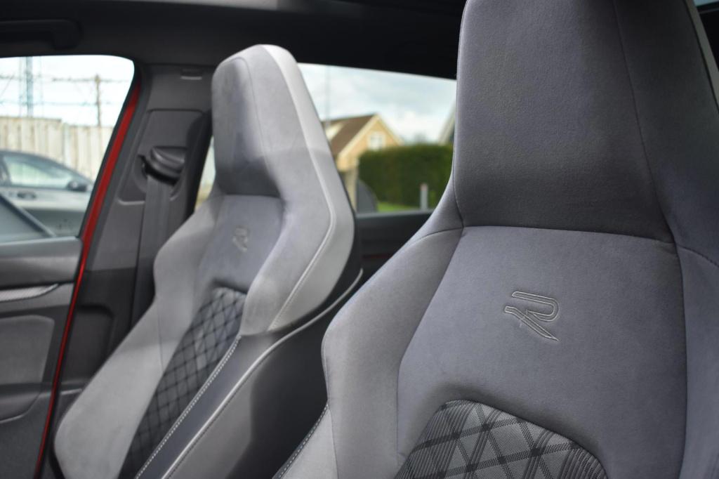 Volkswagen Golf variant 1.5 etsi r-line | maxton | iq-light | panoramadak |