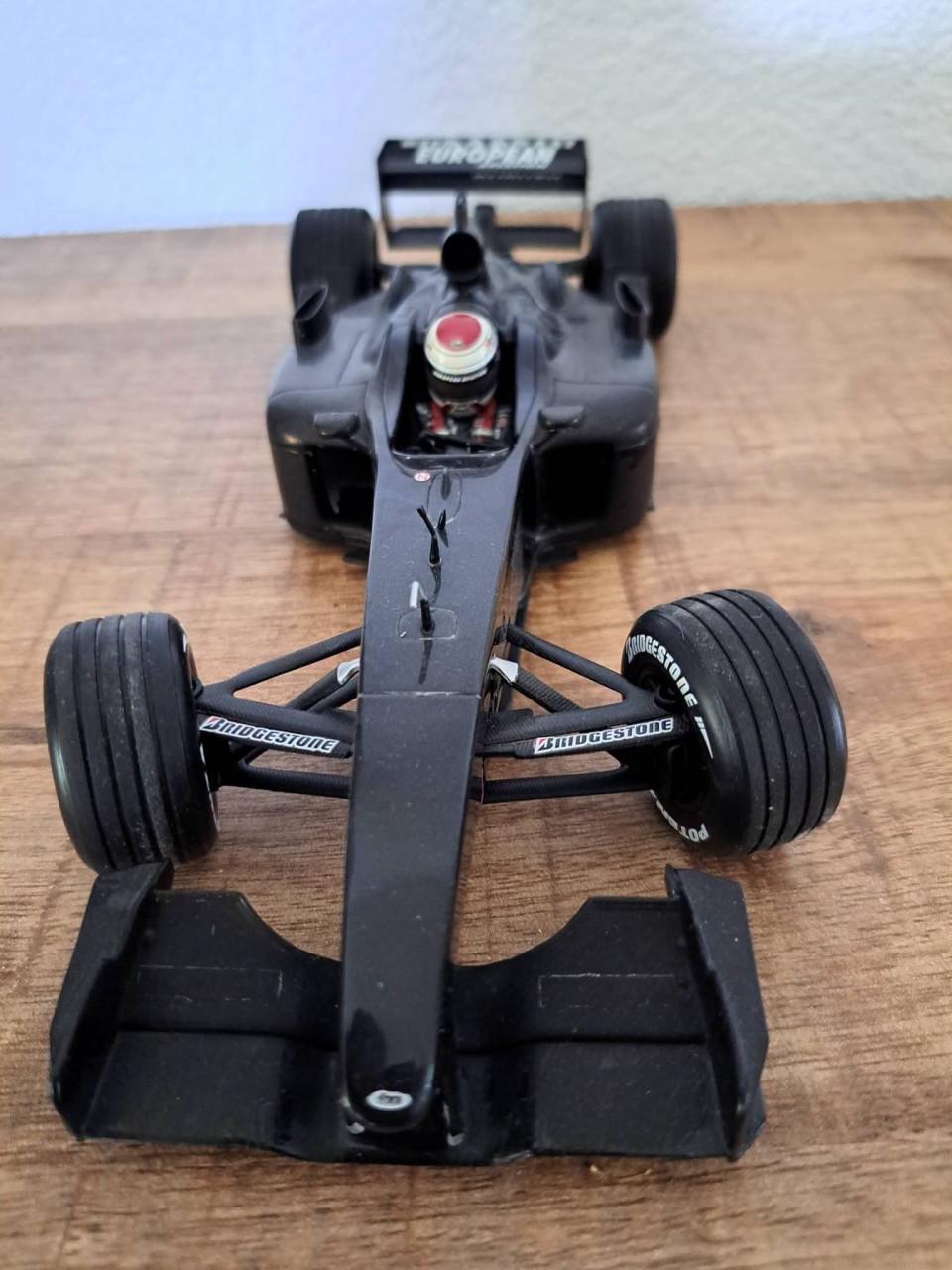 Minichamps 1:18 modelauto van de Minardi PS01 testauto