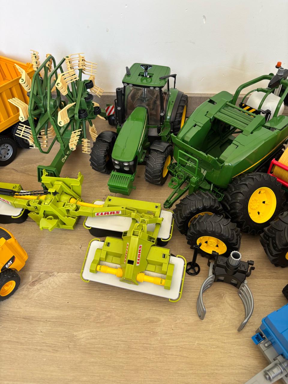 Bruder set met combine en trekker