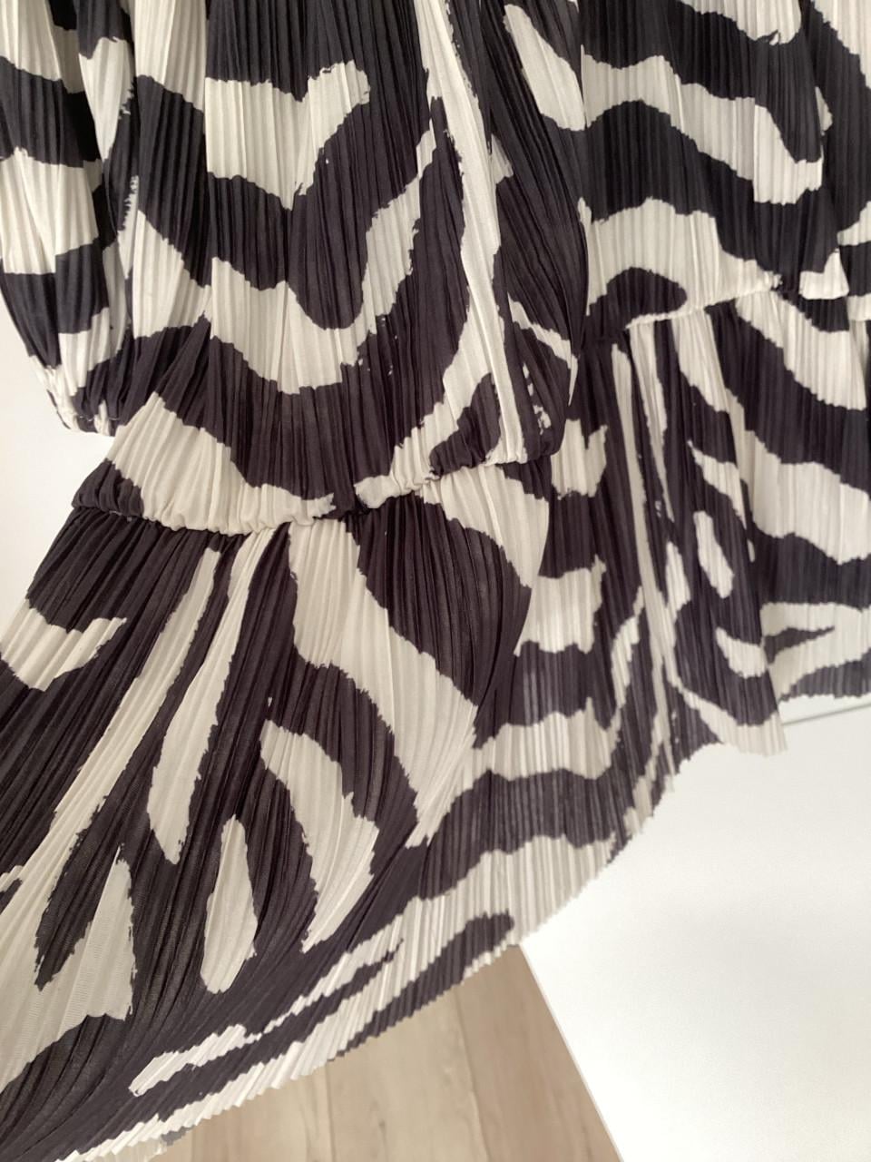 Jurk H&M 1 x gedragen maat xl maar valt groot