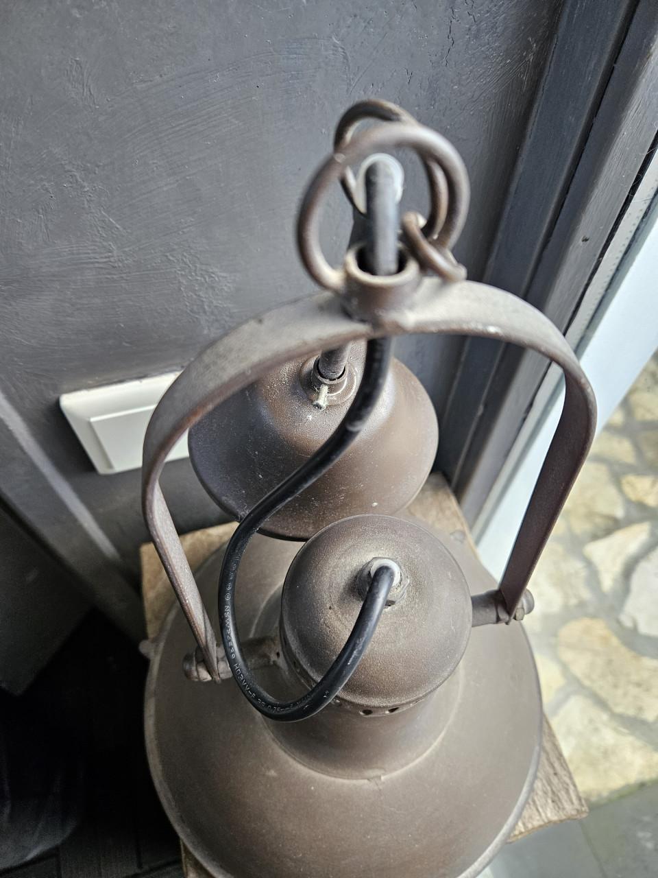 Prachtige antieke industriele Eliga hanglamp van brons...