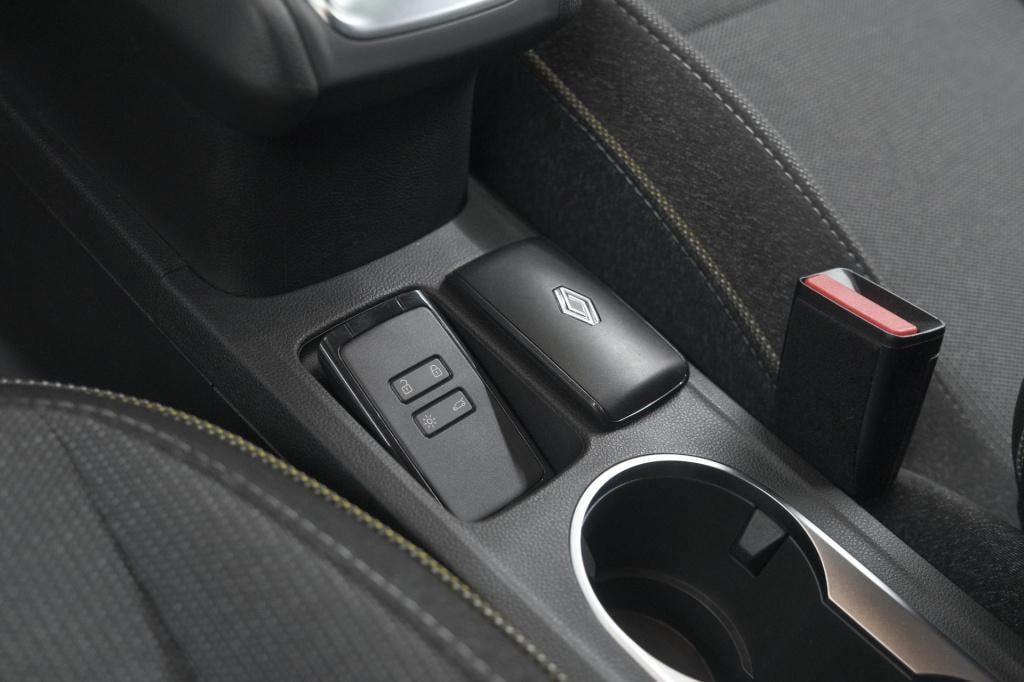 Renault Captur mild hybrid 160 edc techno | camera | navigatie | apple carp