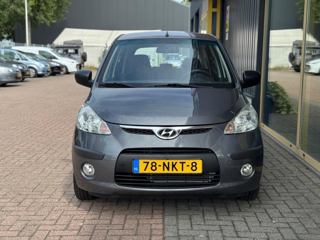 Hyundai I 10 1.1 active orange b.