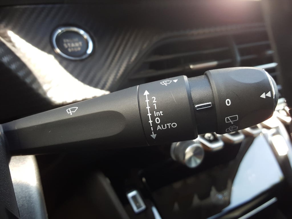 Peugeot 208 1.2 puretech 100pk allure navigatie | 3d-cockpit | afneembare t