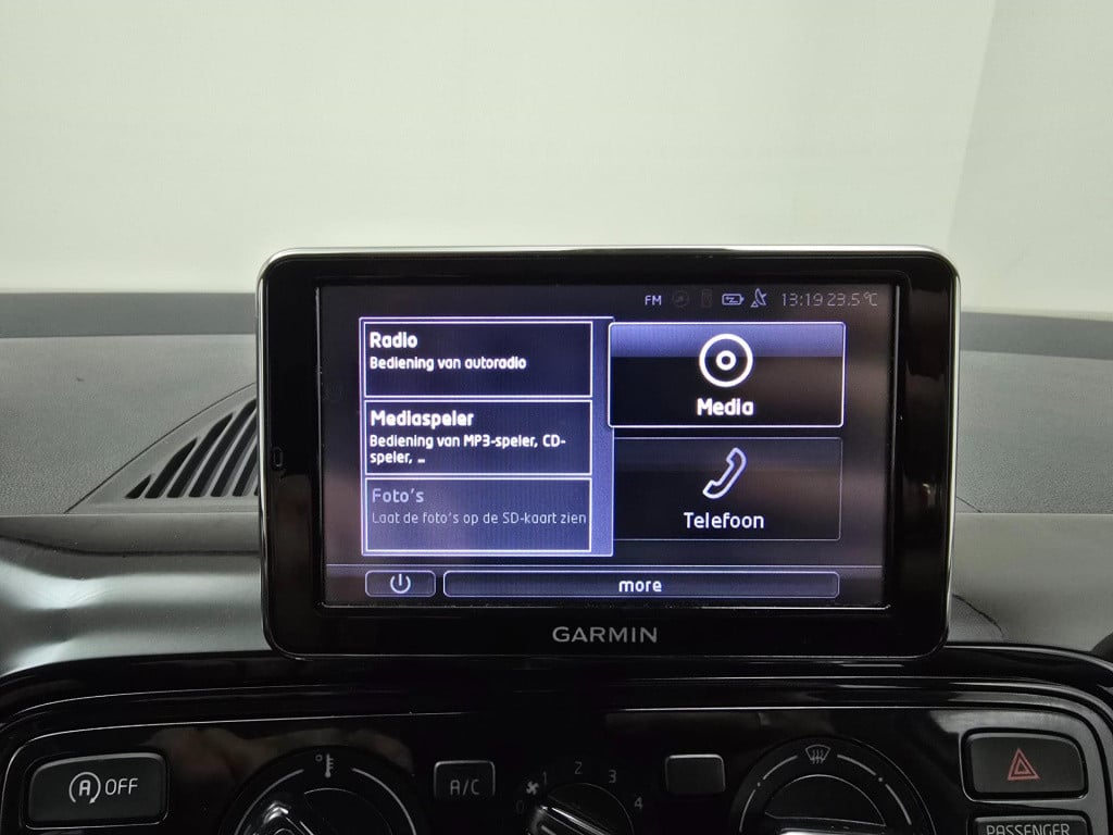 Volkswagen UP! occasion 1.0 move up! bluemotion met cruisecontrol en sporti