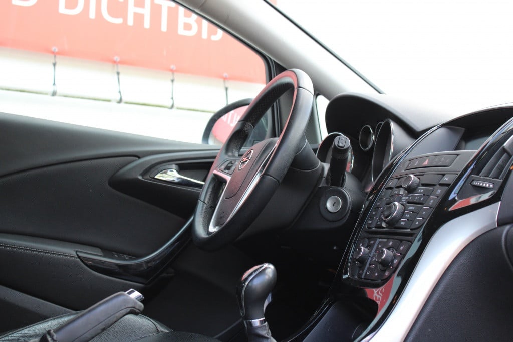 Opel Astra 1.4 turbo sport +