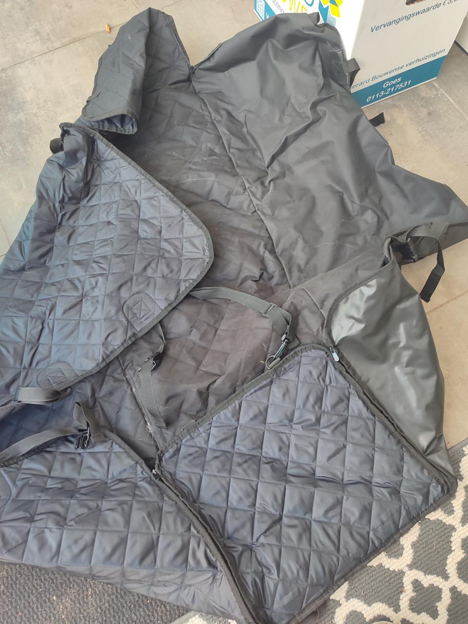 Hoes voor achterbank auto dieren