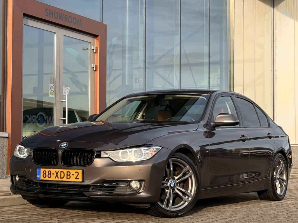 BMW 3-serie 320i high executive | harman/kardon | leder | v + a parkeersens
