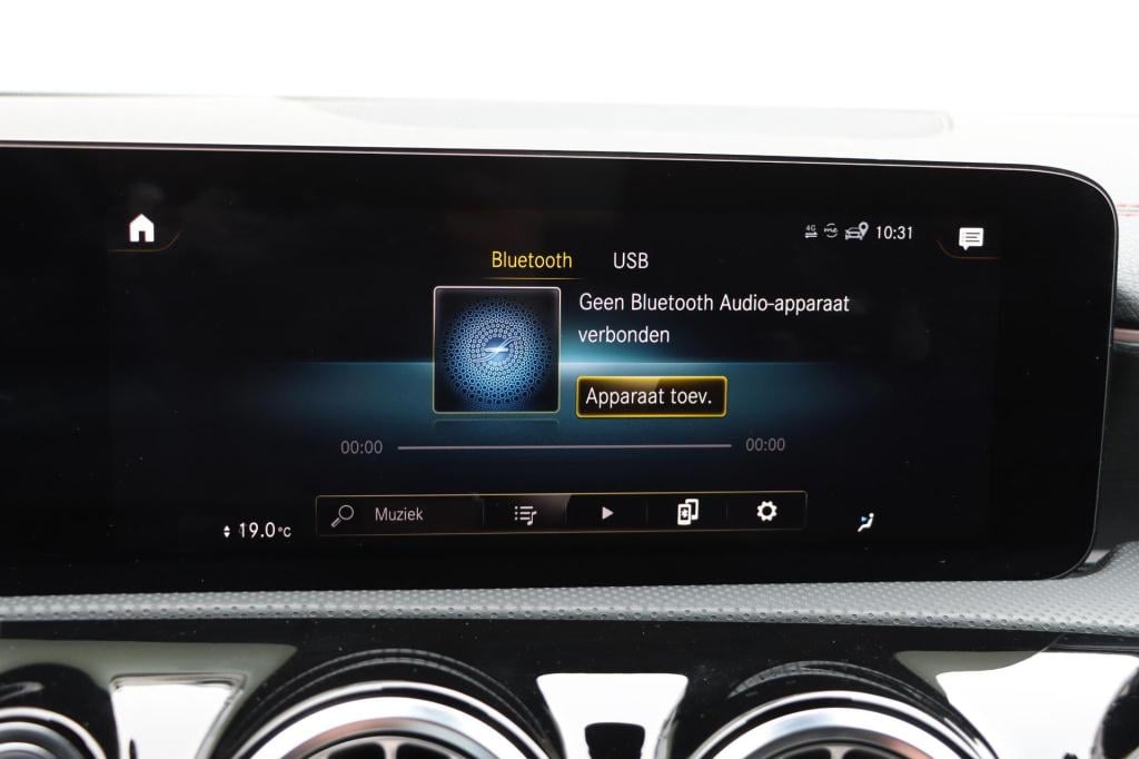 Mercedes-Benz Cla 200 amg line 163pk