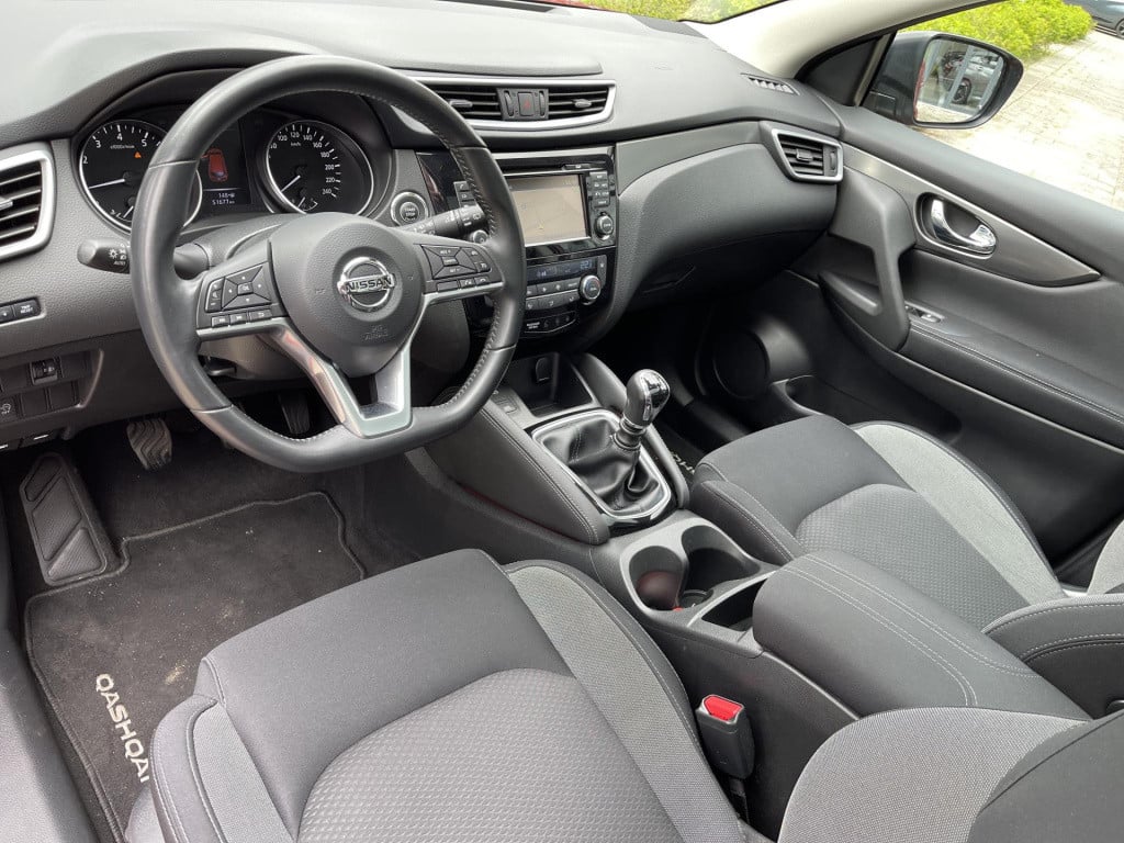 Nissan Qashqai 1.2 n-connecta design pack | trekhaak | panoramadak | naviga
