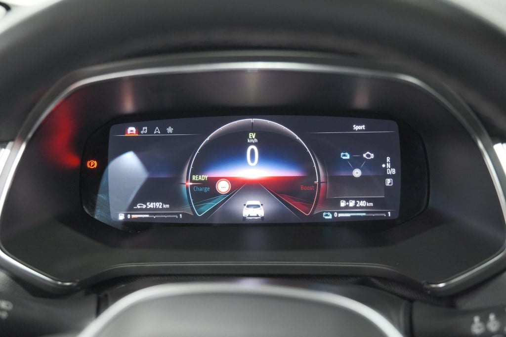 Renault Captur 1.6 e-tech plug-in hybrid 160 intens | trekhaak | camera | a