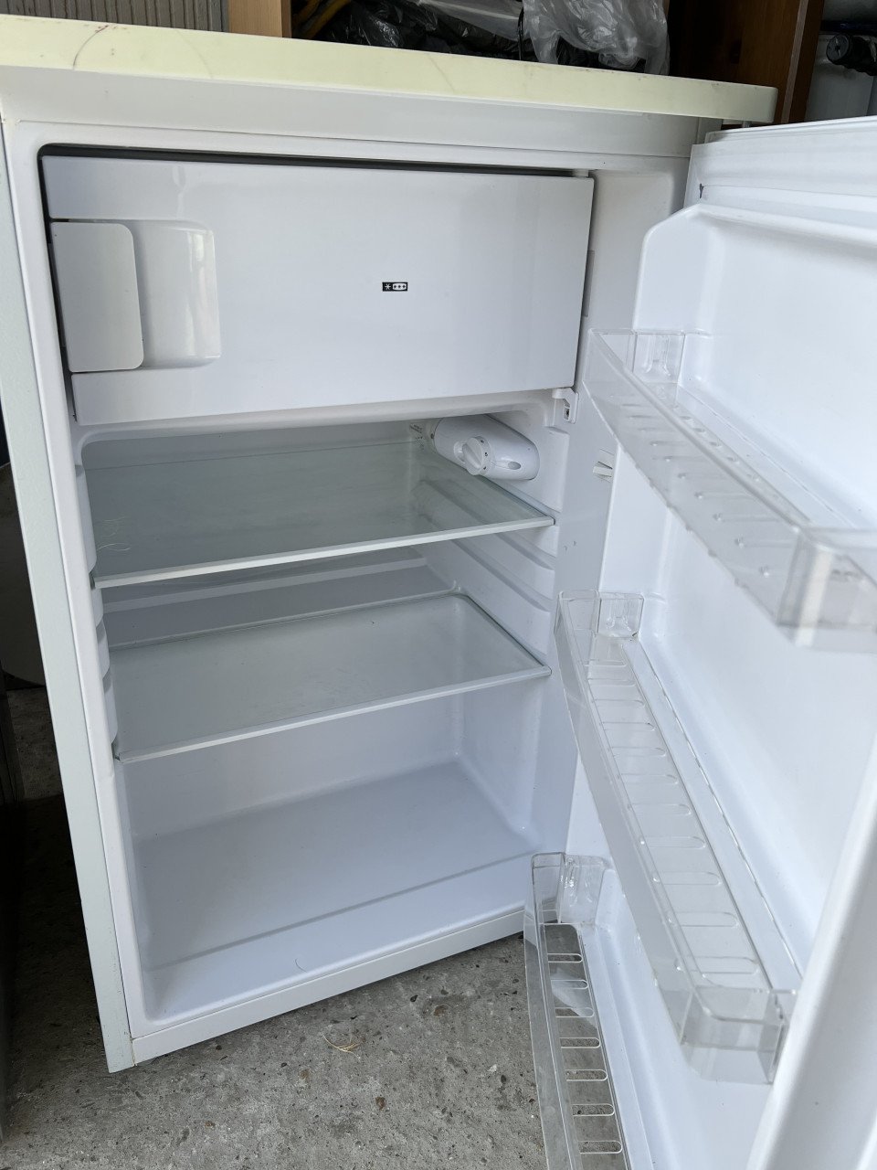 Tafelmodel koelkast met vriesvak 85x55 cm. Energieklasse A++