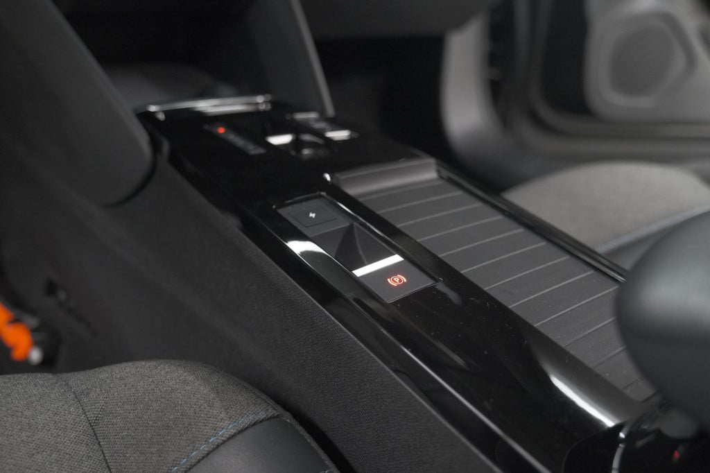 Citroen Ë-c4 shine 50 kwh | camera | pack winter | apple carplay | navigati